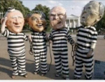 Giant Bush Puppets Attacked while Cops Look on…