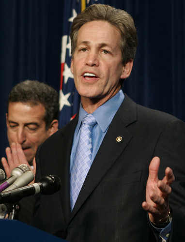 Poll: Sen. Coleman (R-MN) job approval plummeting with Bush