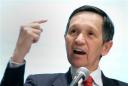 070424_kucinich_hmed_4phmedium.jpg
