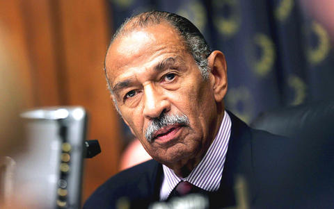 Conyers to file contempt report; says White House has one last chance