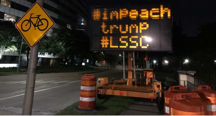 Road_Sign_Impeach_Trump